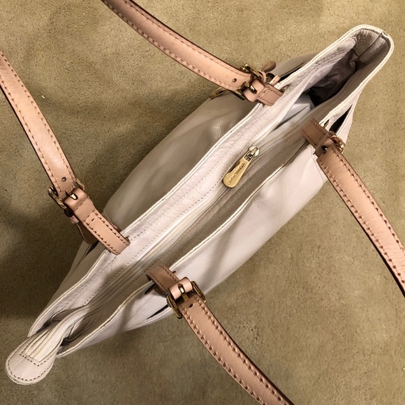 Michael Kors Pebbled Leather Jet Set Tote Bag - Picture 8 of 16